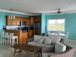 Anna's Hidden Gem Waterfront，位于Farmerʼs Hill的酒店