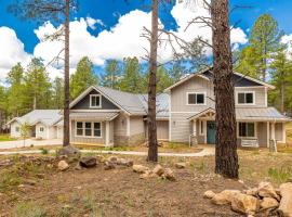 Large Flagstaff Home Near Violas with Hot Tub