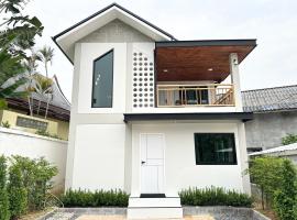 Hideaway House Bangtao，位于Ban Lum Fuang的酒店
