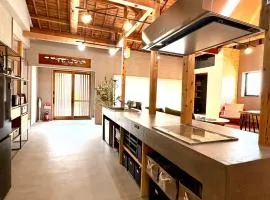 My Place 小豆島 1日1組限定 海近の贅沢ステイ 2025年フルリノベ 洗練モダンデザイン 最大8名 一棟貸切
