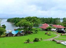 Porta Verde Resort Cavinti Laguna with Lake View，位于Cavinti的酒店