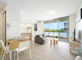 Chic One-Bedroom Hideaway with Free Parking&Wi-Fi
