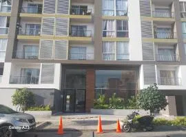 Moderno departamento con vista panorámica cerca a los centros comerciales