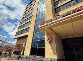 Nairi Hotel Yerevan，位于埃里温的酒店