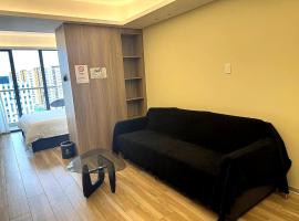 LCONDOTEL Hotel Studio with Balcony at Imperial Plaza near MOA NAIA PITX，位于马尼拉的酒店
