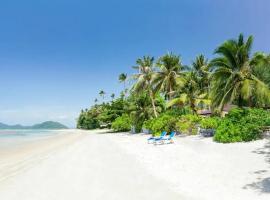 Beach Villa T - 4br Private Pool，位于蓝赛特海滩的酒店