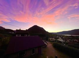 Hyggelig og velutstyrt leilighet i Lom sentrum，位于洛姆的酒店