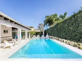 Villa Giloma by Villa Plus