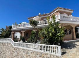 Villa Victoria B&B，位于米哈斯的酒店