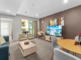 Ultima Escapes - Glenelg Beachfront Bliss - Direct Beach Access, Pool, Gym, Free Parking, Wi-Fi