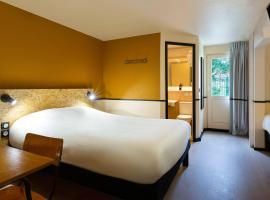 Greet Hôtel Villeneuve la Garenne - rénové，位于新城拉加雷讷的酒店