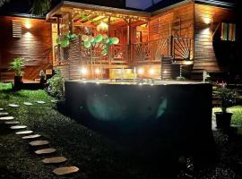 La kaz à pépés, charmant logement avec piscine，位于拉芒坦的酒店
