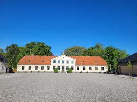Privat lejlighed på landejendommen Frederiks-Eg，位于Herlufmagle的酒店