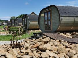 SUDKOVO - Barrel glamping，位于Malá Tŕňa的豪华帐篷营地
