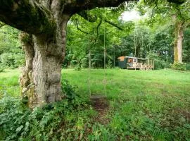 Cosy Cute Cabin with Large Veranda & Outdoor Bath