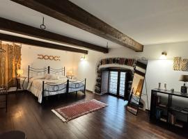 Antico Pistacchieto GUEST HOUSE，位于布龙泰的酒店