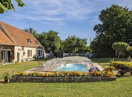 Maison chaleureuse avec piscine，位于Lainsecq的酒店