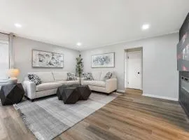 Perfect Location Near Ohare LCP Collection