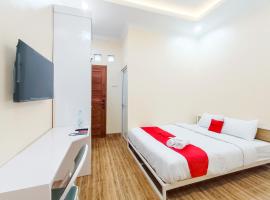 RedDoorz near Monjali 4 Yogyakarta，位于Beran-kidul的酒店