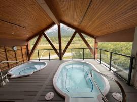Top FL 2BR 2BA Hot Tubs phenomenal mountain views，位于坎莫尔的Spa酒店