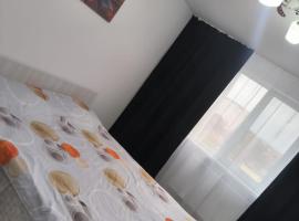 Natyll，位于皮特什蒂的自助式住宿