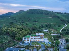 White Tea Whispers Hotel，位于湖州的酒店