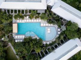 Centara Karon Resort Phuket，位于卡伦海滩的酒店