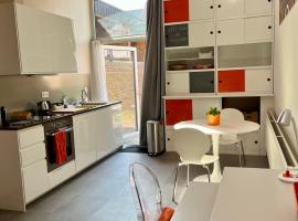 Studio vintage banlieue BXL，位于亨法尔的酒店