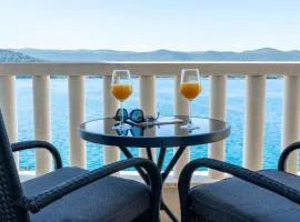 Villa Azzurro with Private Beach