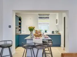 NEW The Procession Grade II Listed and Pet Friendly