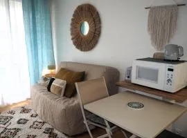 Studio, balcon et accès direct page