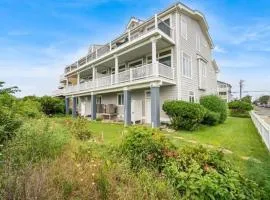 Direct Ocean Front Townhouse! An oceanside gem perfect for any vacation!