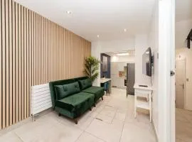 Bloomsaway Seafront SixBedroom BN14BSMa