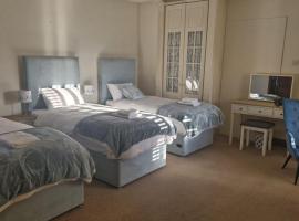 Wytchwood B&B，位于克洛纳基尔蒂的带停车场的酒店