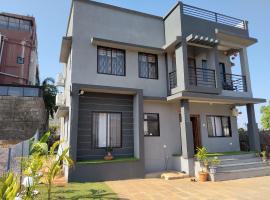 Grey Magic Villa，位于卡尔贾特的别墅