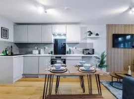 Stylish Two Bedroom Apartment in Stockport by Eason Stays, Ideal For Business Stays and Getaways, with Free Parking