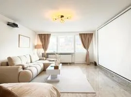 REGENCY - Exklusive zentrale 45m2 Wohnung mit Balkon, WiFi und Netflix