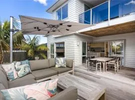 Sun and Surf Retreat - Papamoa Beach Holiday Home
