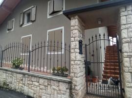 Mary House，位于Ossimo的酒店