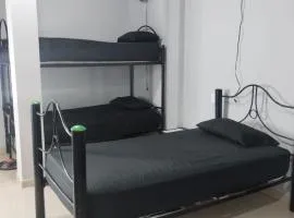 Habitación compartida en Cartagena Con AC, WiFi, uso de cocina yo