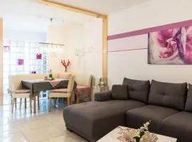 5 Sterne Ferienwohnung Mit 2 Schlafzimmer, 2 Bäder, Badewanne Und Eigener Infrarotsauna