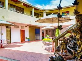 Hotel Primavera，位于佛罗里达布兰卡的酒店