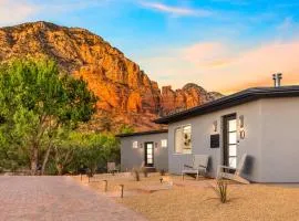 Stunning Red Rock Views with Hot Tub Theater Game Room