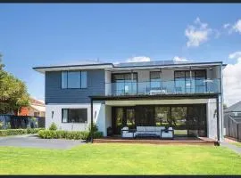 Huge Luxury Busselton Jetty
