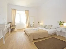 阿马尔套房旅馆