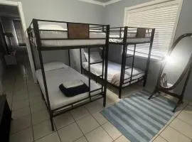 Mighty Miami - Private Room 6 Beds