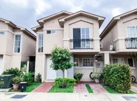 Casa Brisana con piscina, 3 dormitorios, Aurora