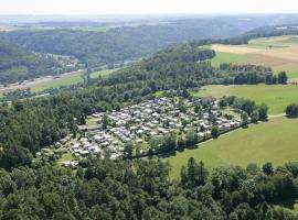 Camping Sch&uuml;ttehof，位于内卡河畔霍尔布的豪华帐篷营地