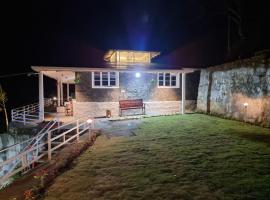 The Plum Castle，位于科代卡纳尔的带按摩浴缸的酒店