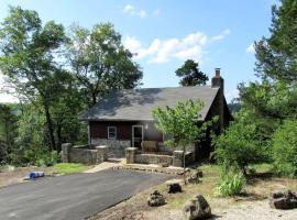 Cozy Cabin Rental near Table Rock Lake in the Ozark Mountains, Missouri
